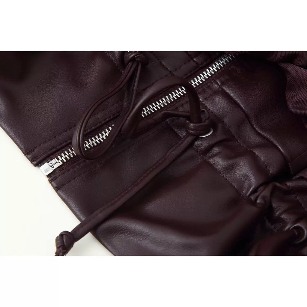 Drawstring waist, close-up