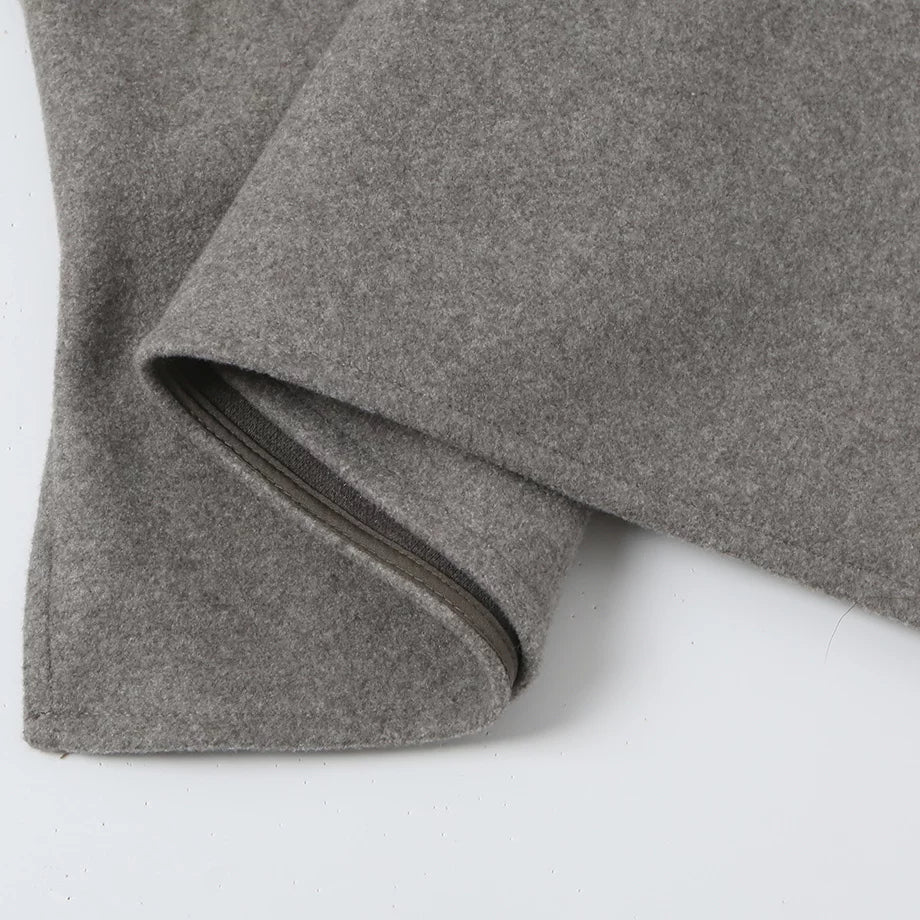 Sleeve edge, close-up